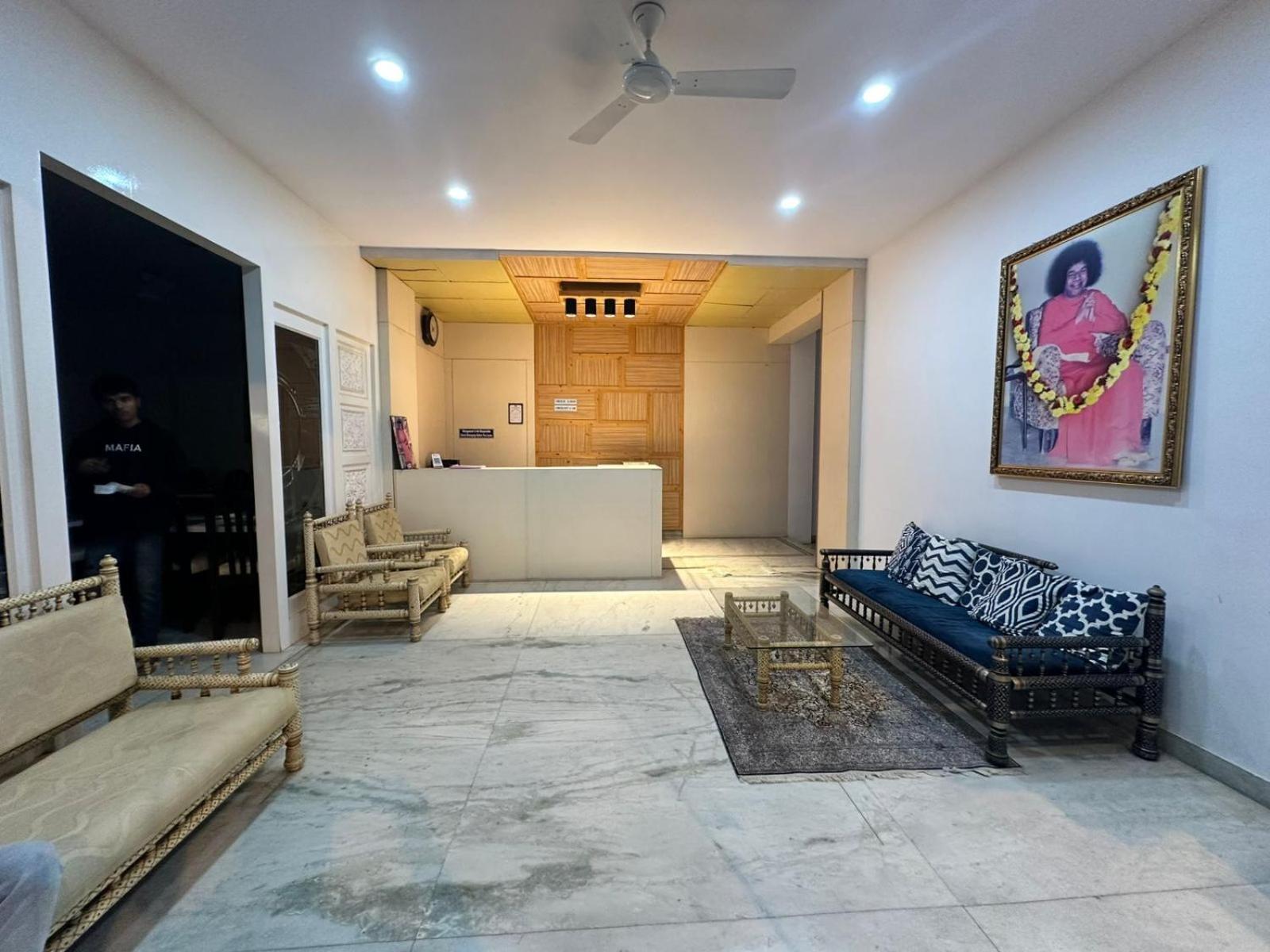Hotel Sri Sathya Sai Bengaluru Zewnętrze zdjęcie