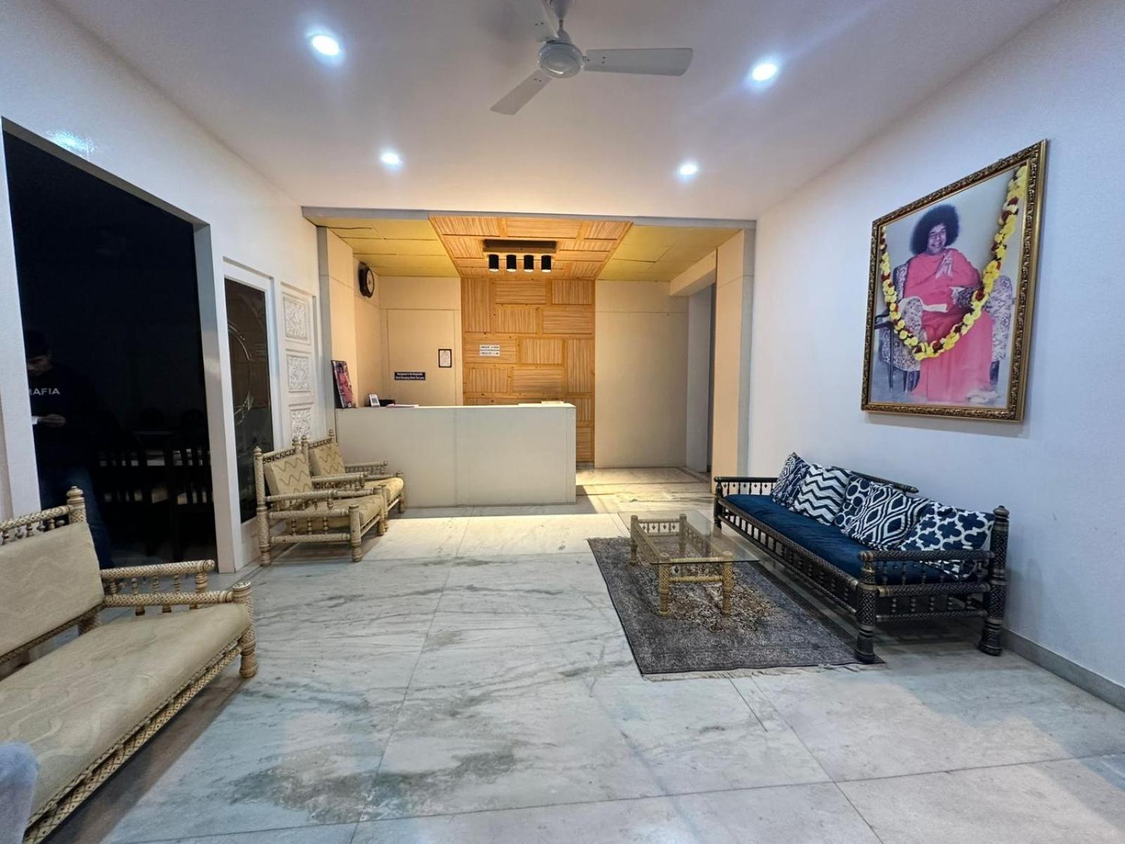Hotel Sri Sathya Sai Bengaluru Zewnętrze zdjęcie
